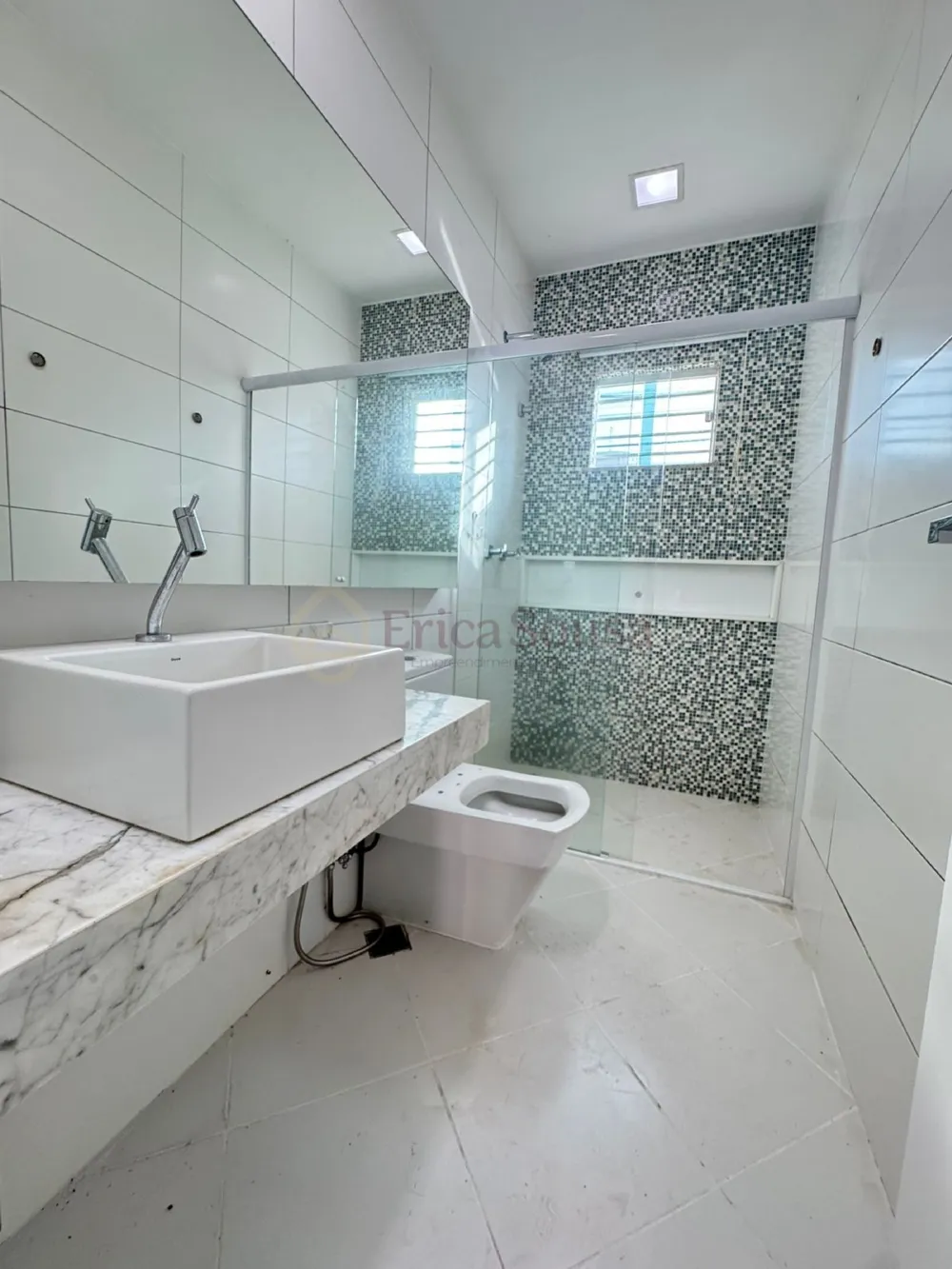  Belíssima casa no Condomínio Interlagos 
