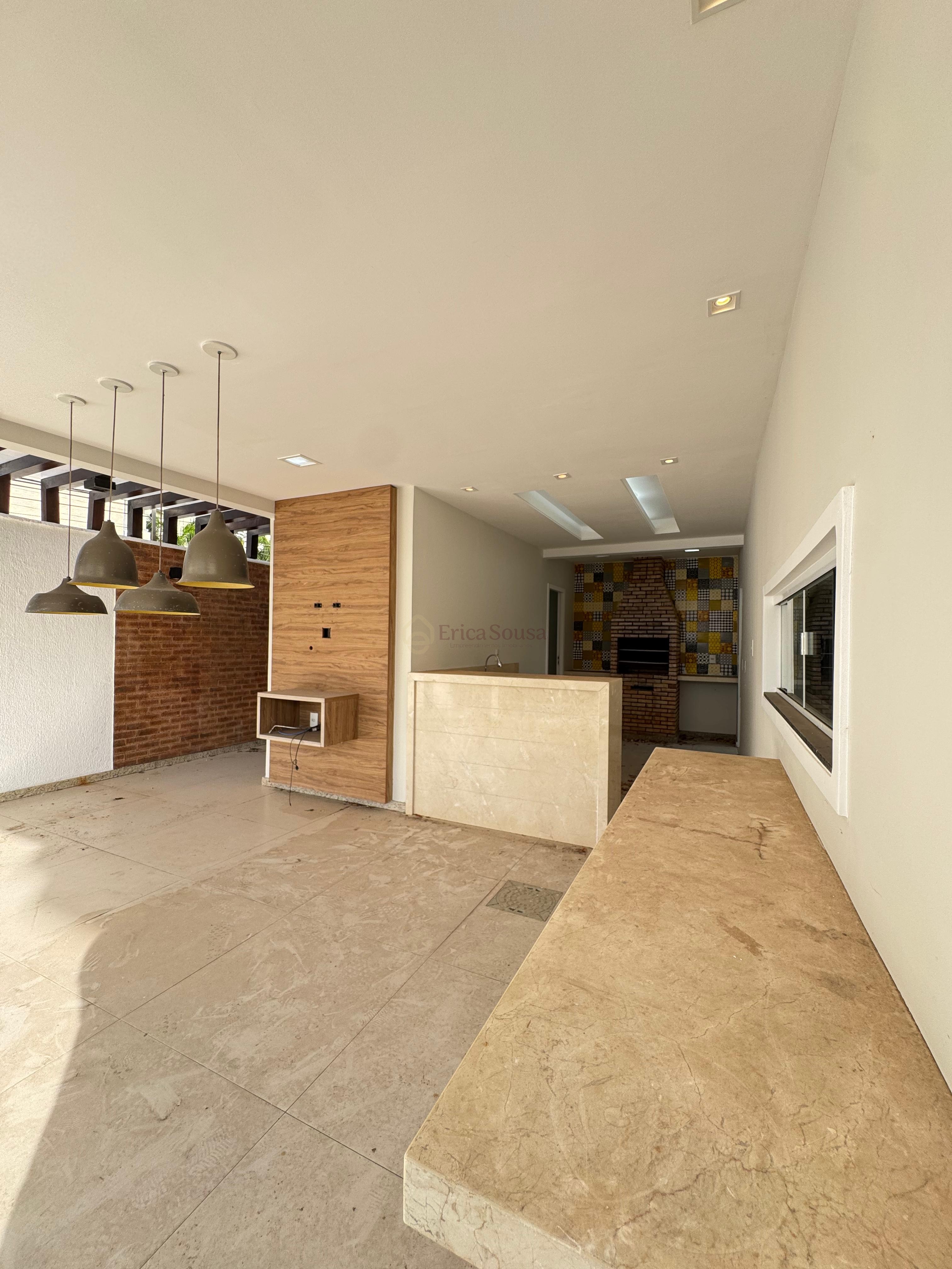  Belíssima casa no Condomínio Interlagos 