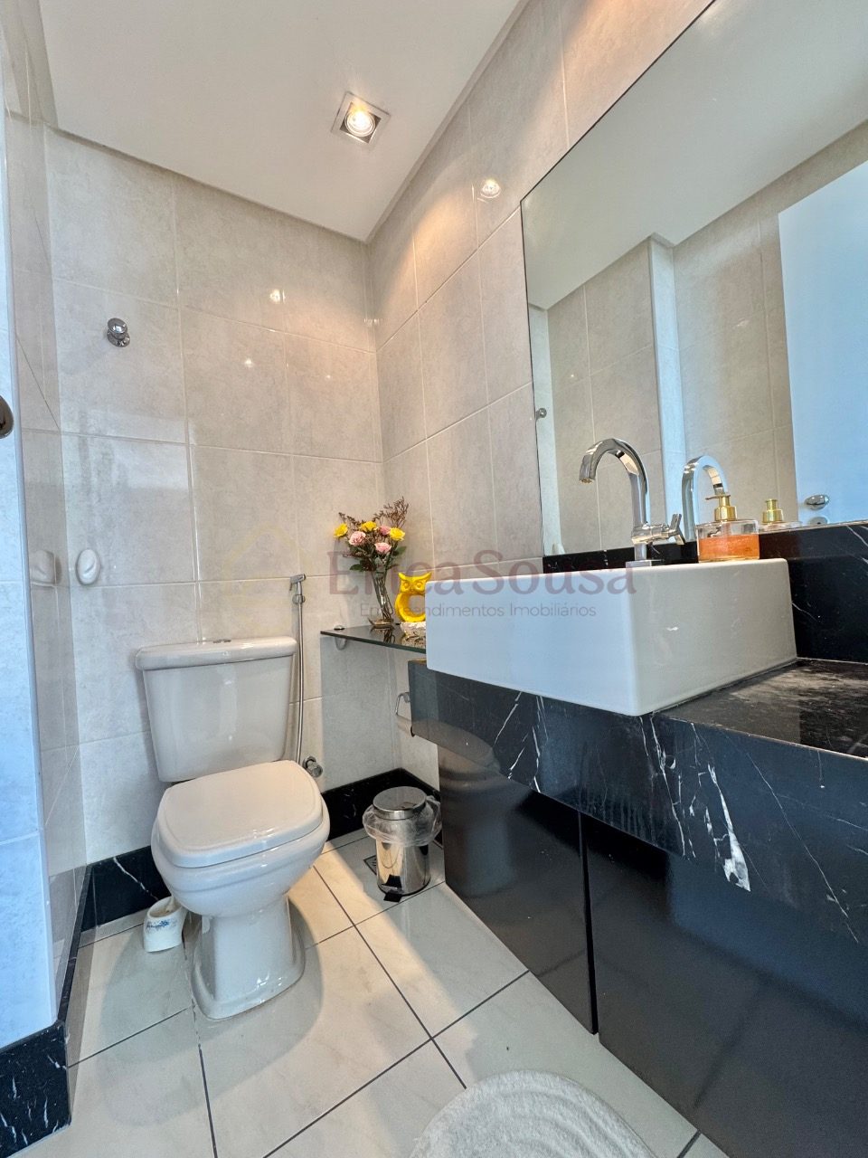 ALUGO APARTAMENTO MOBILIADO COM VISTA MAR TOTAL NA LITORÂNEA 