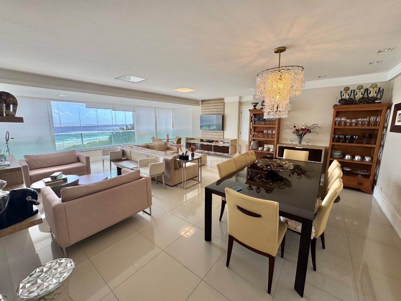 ALUGO APARTAMENTO MOBILIADO COM VISTA MAR TOTAL NA LITORÂNEA 