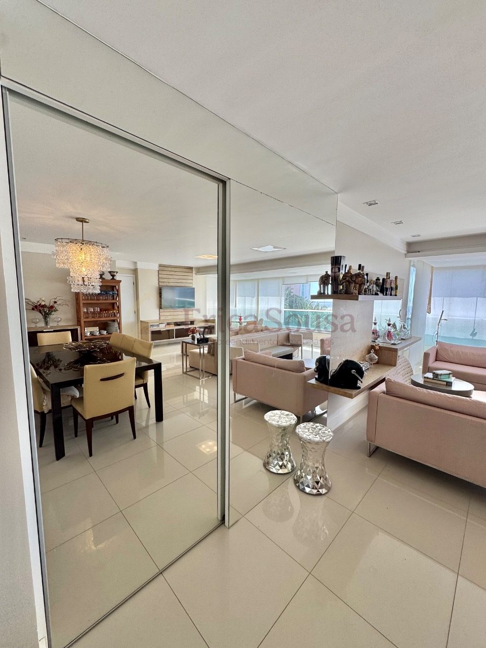 ALUGO APARTAMENTO MOBILIADO COM VISTA MAR TOTAL NA LITORÂNEA 