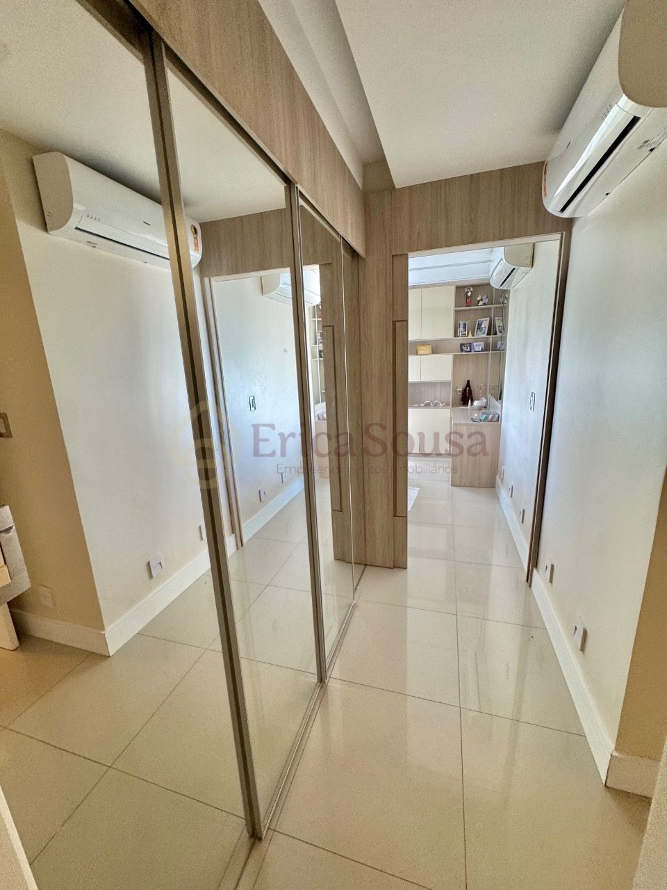 ALUGO APARTAMENTO MOBILIADO COM VISTA MAR TOTAL NA LITORÂNEA 