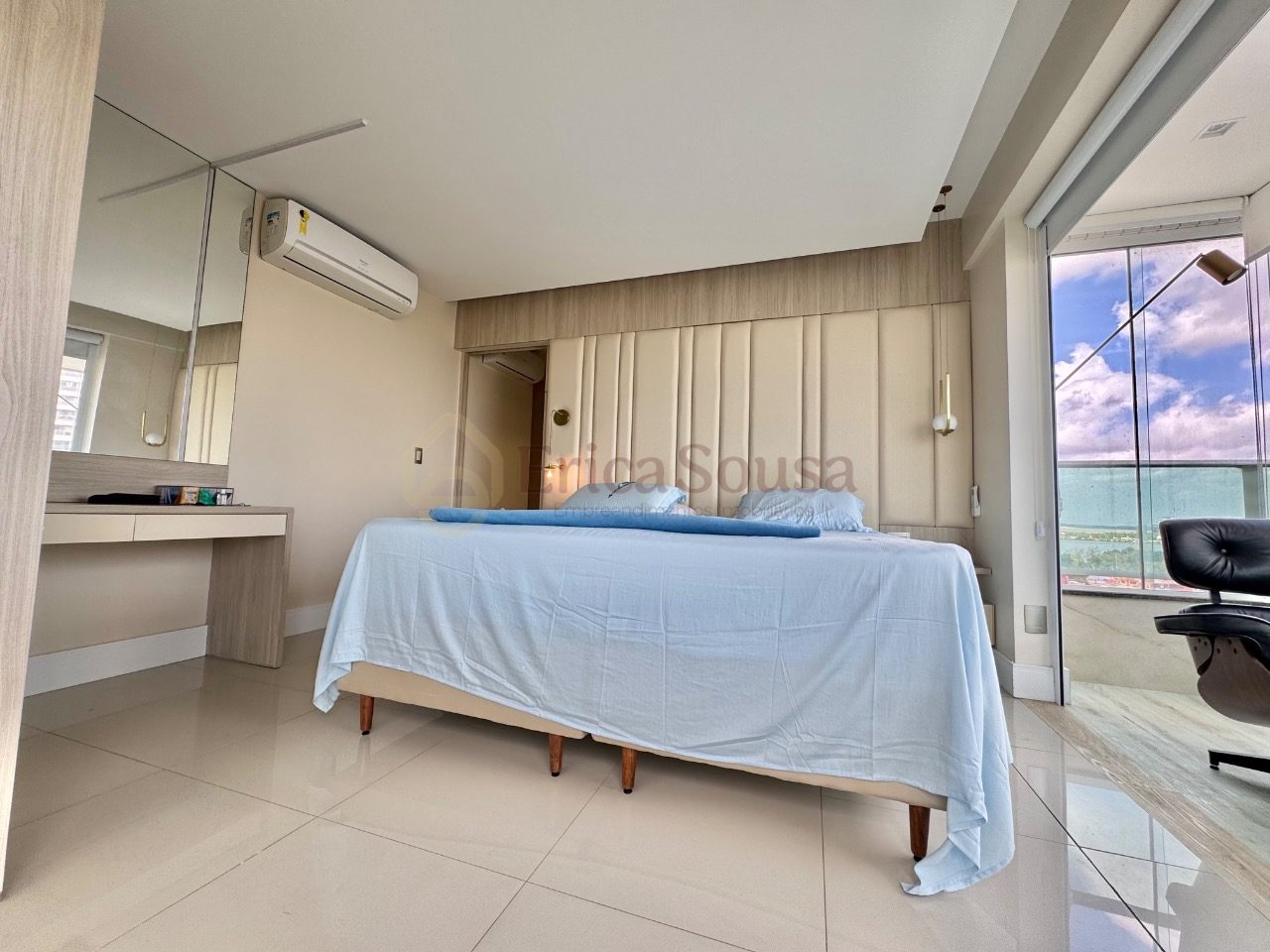ALUGO APARTAMENTO MOBILIADO COM VISTA MAR TOTAL NA LITORÂNEA 