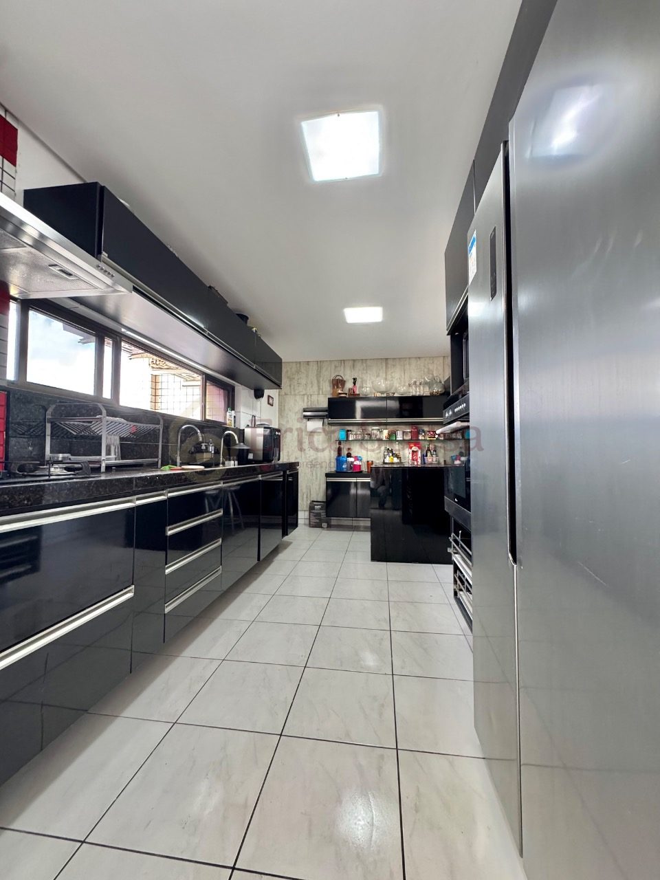 ALUGO APARTAMENTO MOBILIADO COM VISTA MAR TOTAL NA LITORÂNEA 