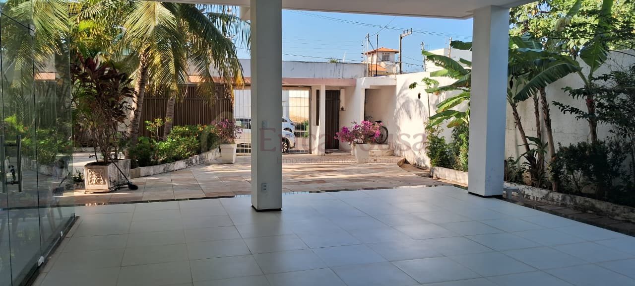 Casa 7 quartos para Venda no bairro Quintas do Calhau em São Luís