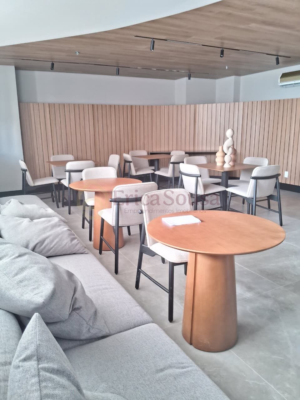Apartamento 3 quartos para Locação Anual no bairro Ponta D