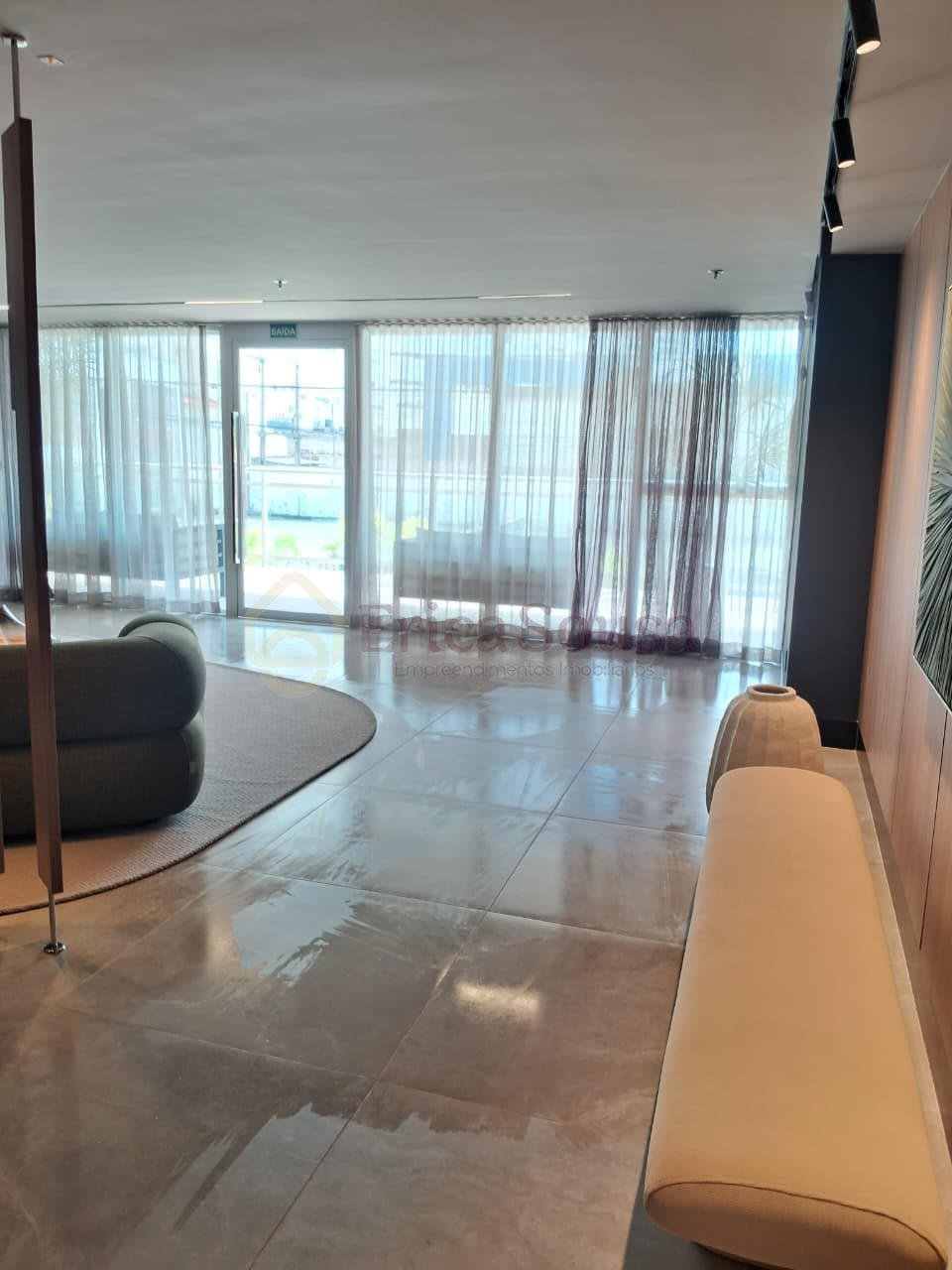 Apartamento 3 quartos para Locação Anual no bairro Ponta D
